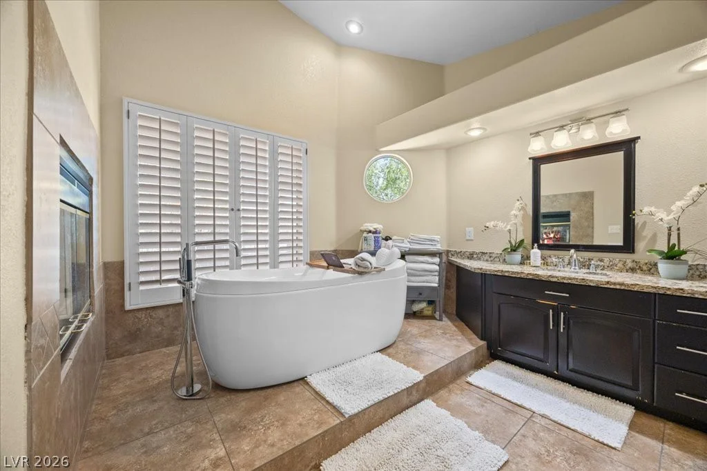 2444 Monarch Bay, Las Vegas, NV 89128