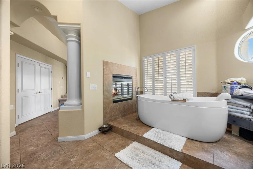 2444 Monarch Bay, Las Vegas, NV 89128