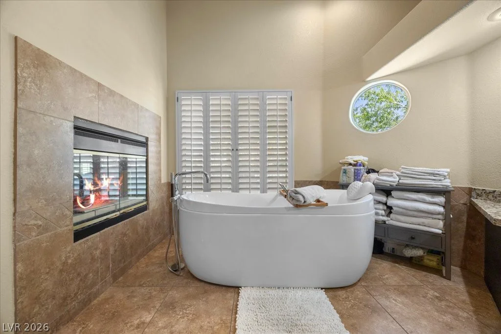 2444 Monarch Bay, Las Vegas, NV 89128
