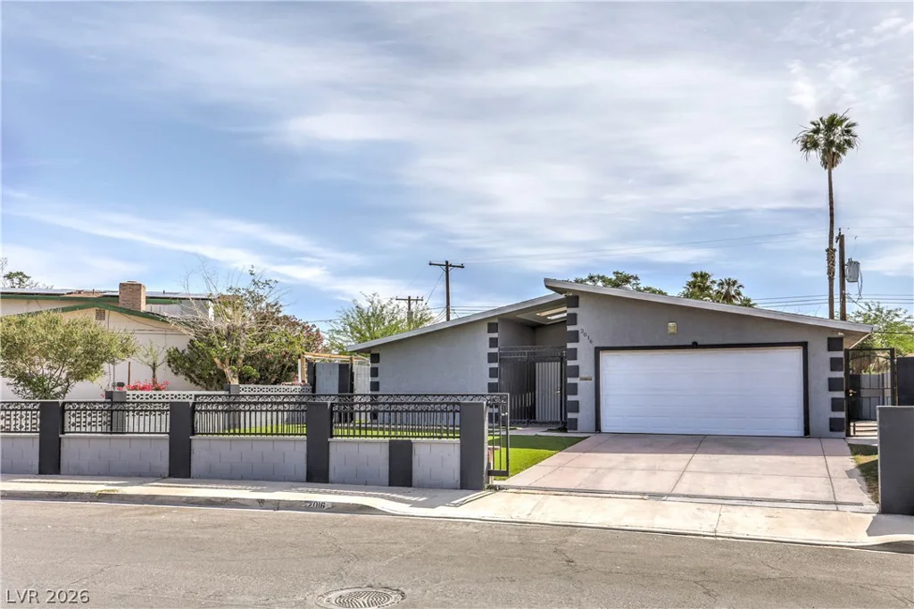 2016 Madeline, Las Vegas, NV 89108
