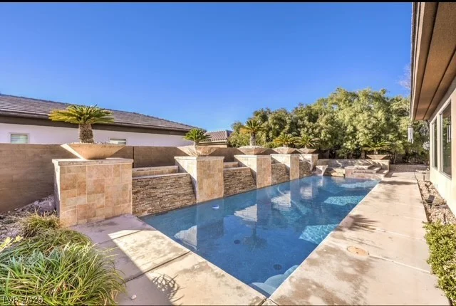 7 Holly Tree, Henderson, NV 89052