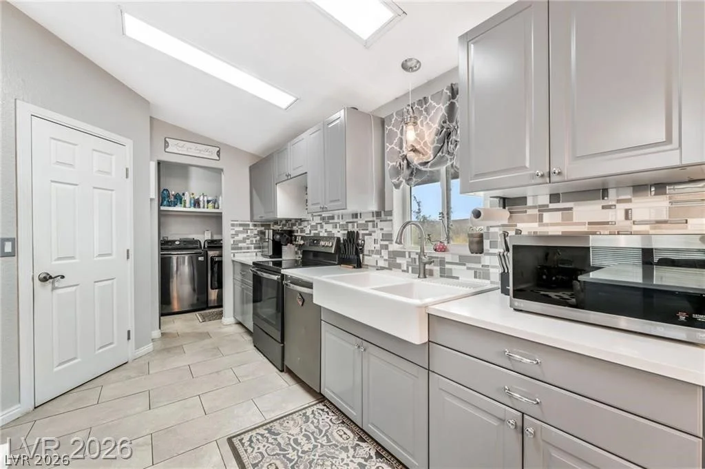 380 Spur, Overton, NV 89040