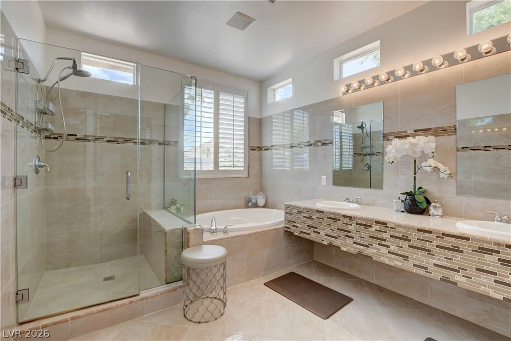 10240 Clark Wooldridge, Las Vegas, NV 89129