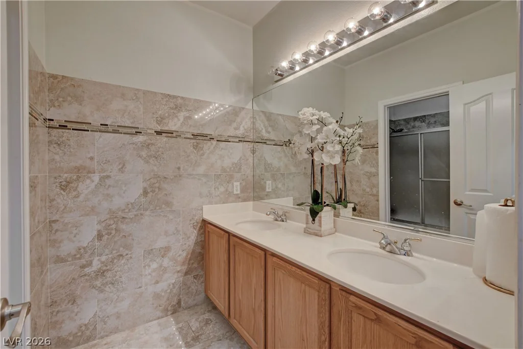 10240 Clark Wooldridge, Las Vegas, NV 89129