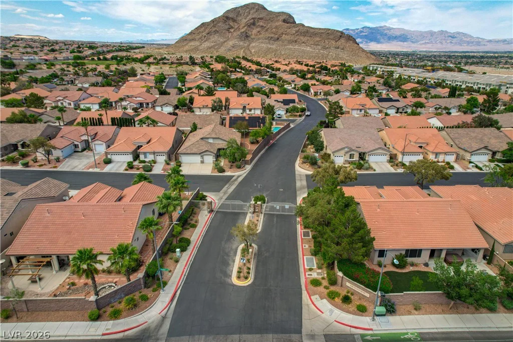 10240 Clark Wooldridge, Las Vegas, NV 89129