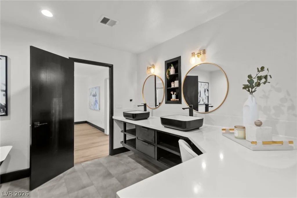 2840 Duneville, Las Vegas, NV 89146