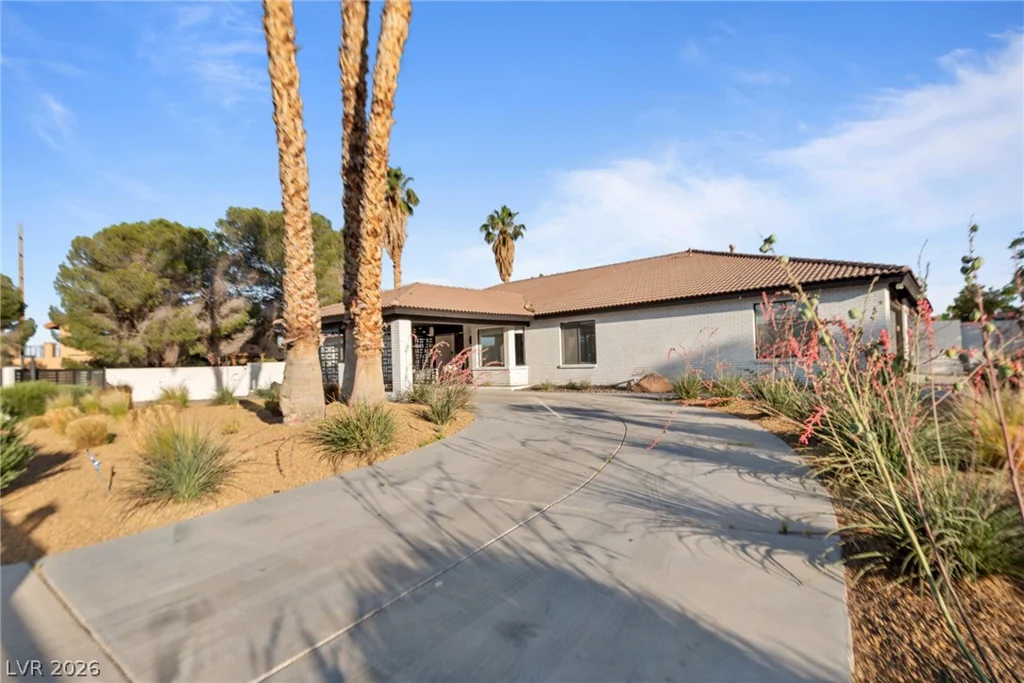 2840 Duneville, Las Vegas, NV 89146