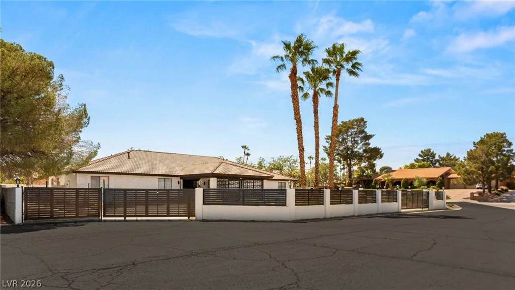 2840 Duneville, Las Vegas, NV 89146