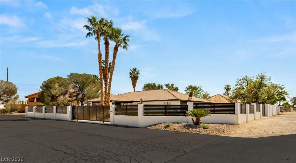 2840 Duneville, Las Vegas, NV 89146