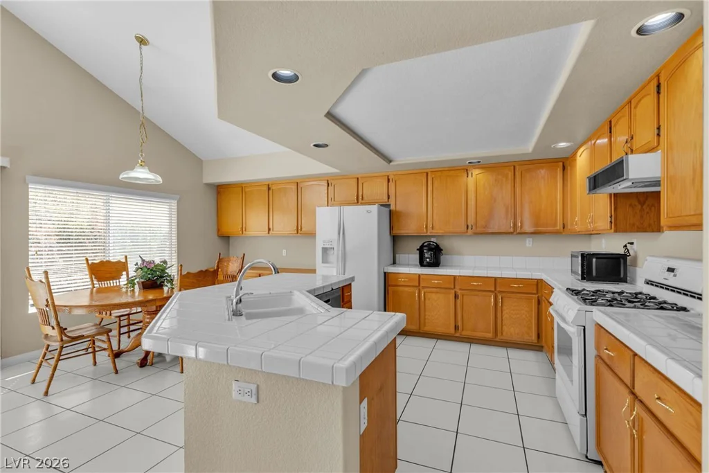 7425 Enchanted Hills, Las Vegas, NV 89129