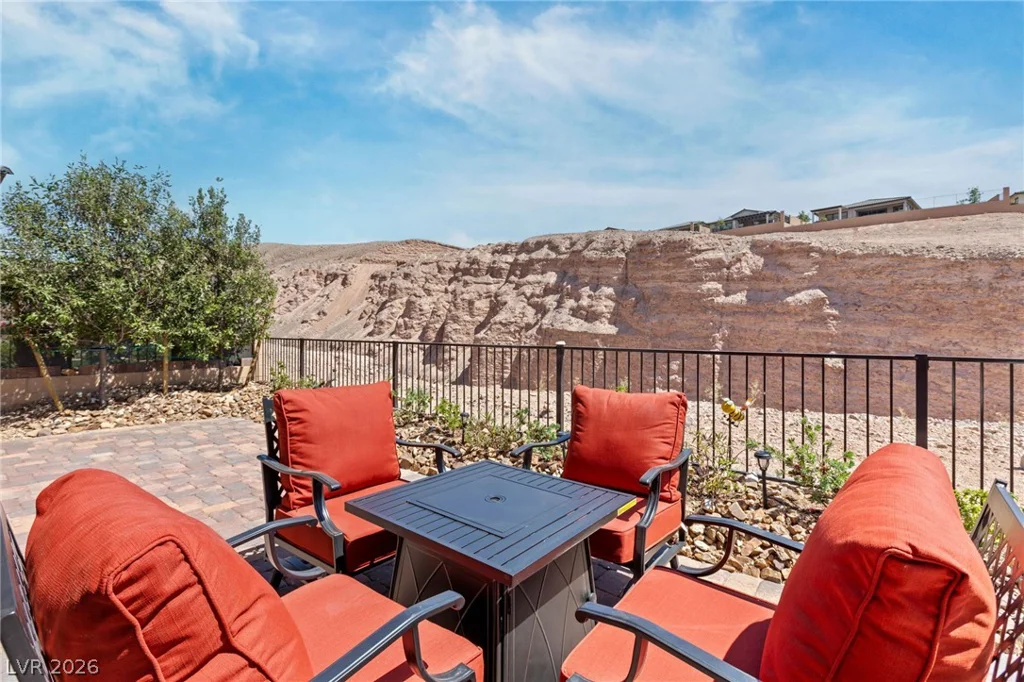 72 Crimson Cactus, Henderson, NV 89011