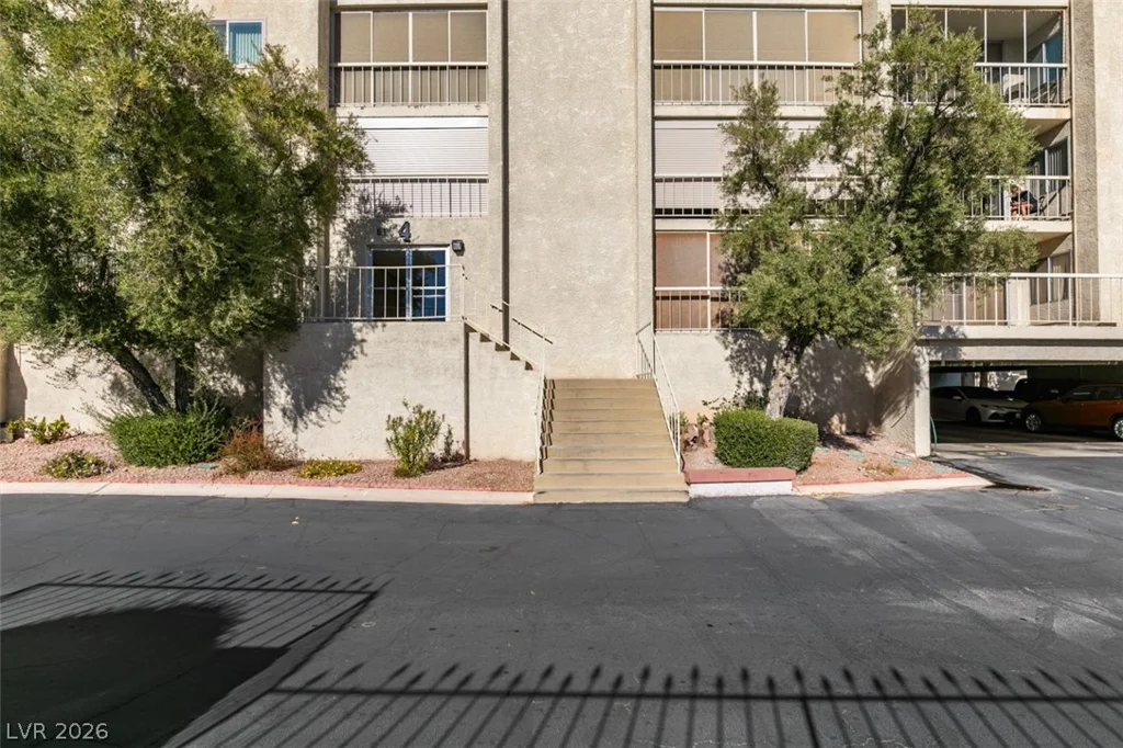 730 Royal Crest, Las Vegas, NV 89169