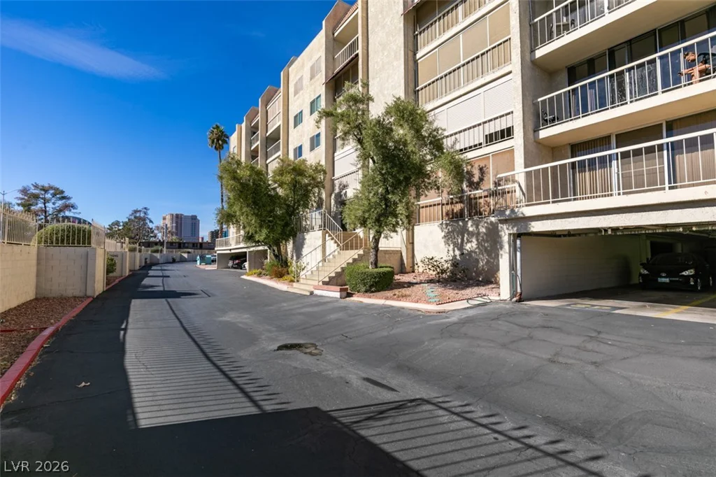 730 Royal Crest, Las Vegas, NV 89169