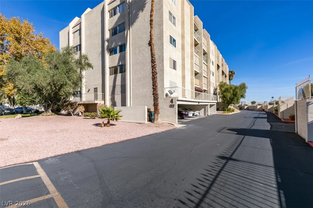 730 Royal Crest, Las Vegas, NV 89169