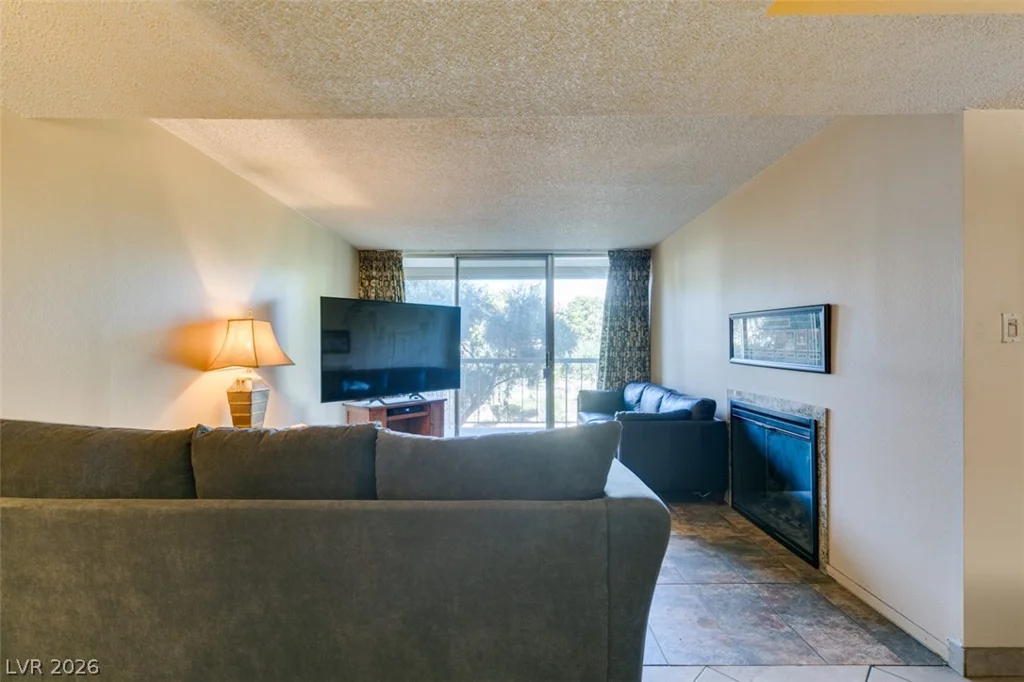 730 Royal Crest, Las Vegas, NV 89169