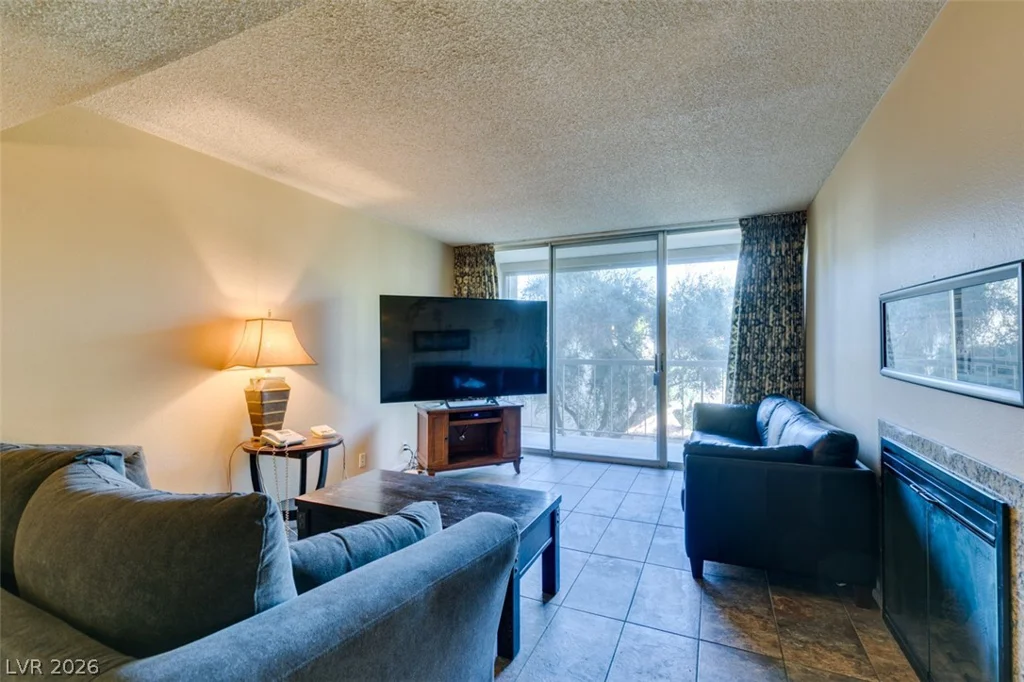 730 Royal Crest, Las Vegas, NV 89169