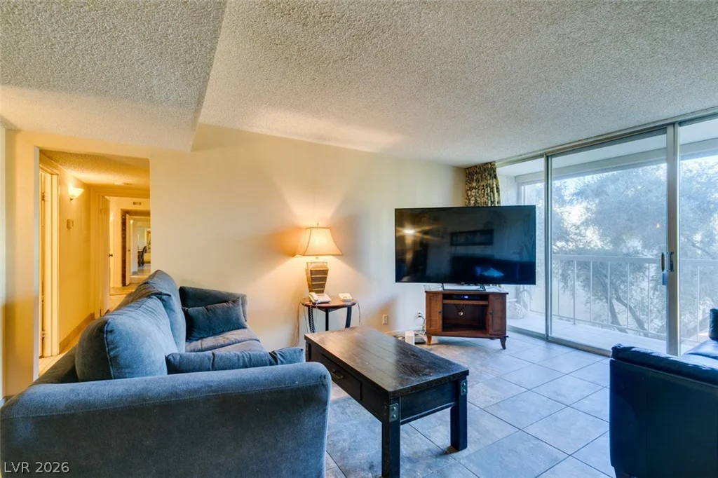 730 Royal Crest, Las Vegas, NV 89169