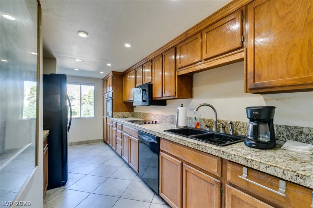 730 Royal Crest, Las Vegas, NV 89169