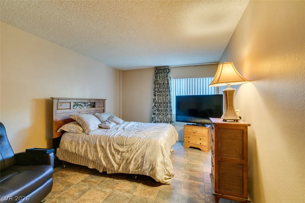 730 Royal Crest, Las Vegas, NV 89169