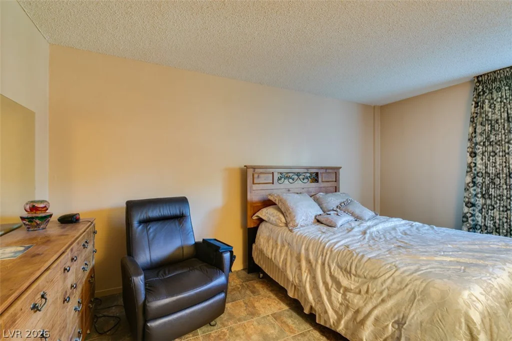 730 Royal Crest, Las Vegas, NV 89169