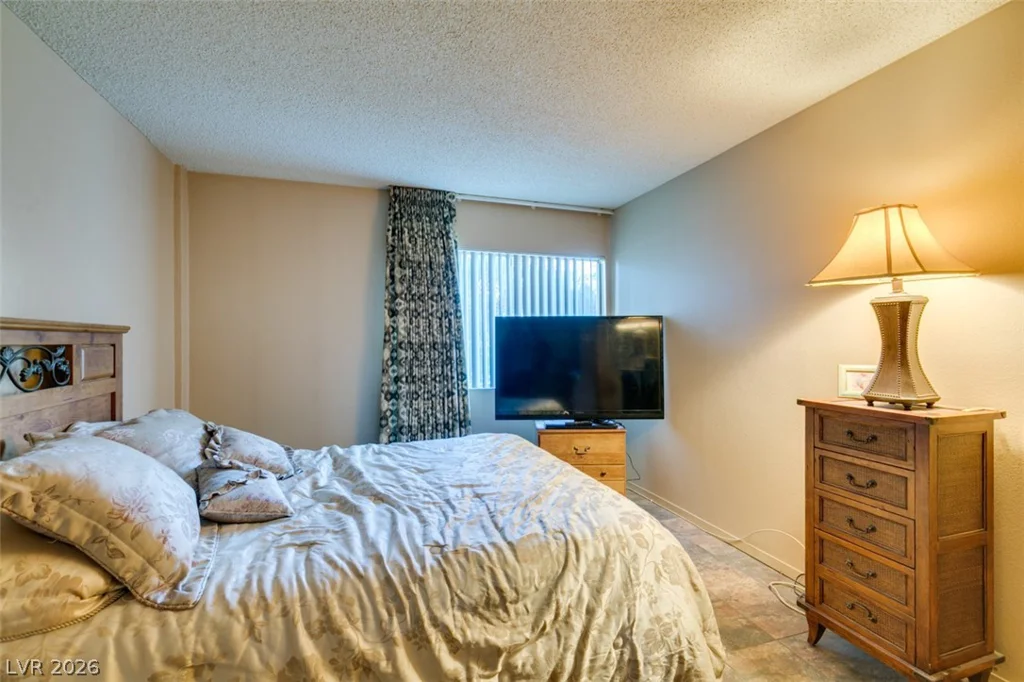 730 Royal Crest, Las Vegas, NV 89169