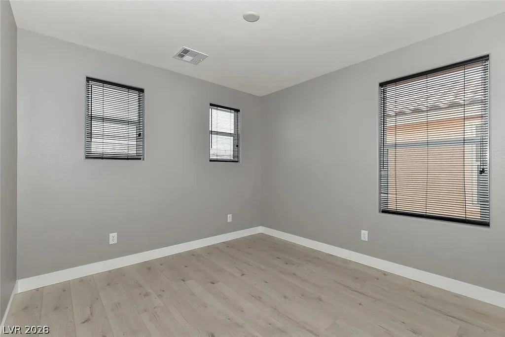 7489 Benlomond, Las Vegas, NV 89179
