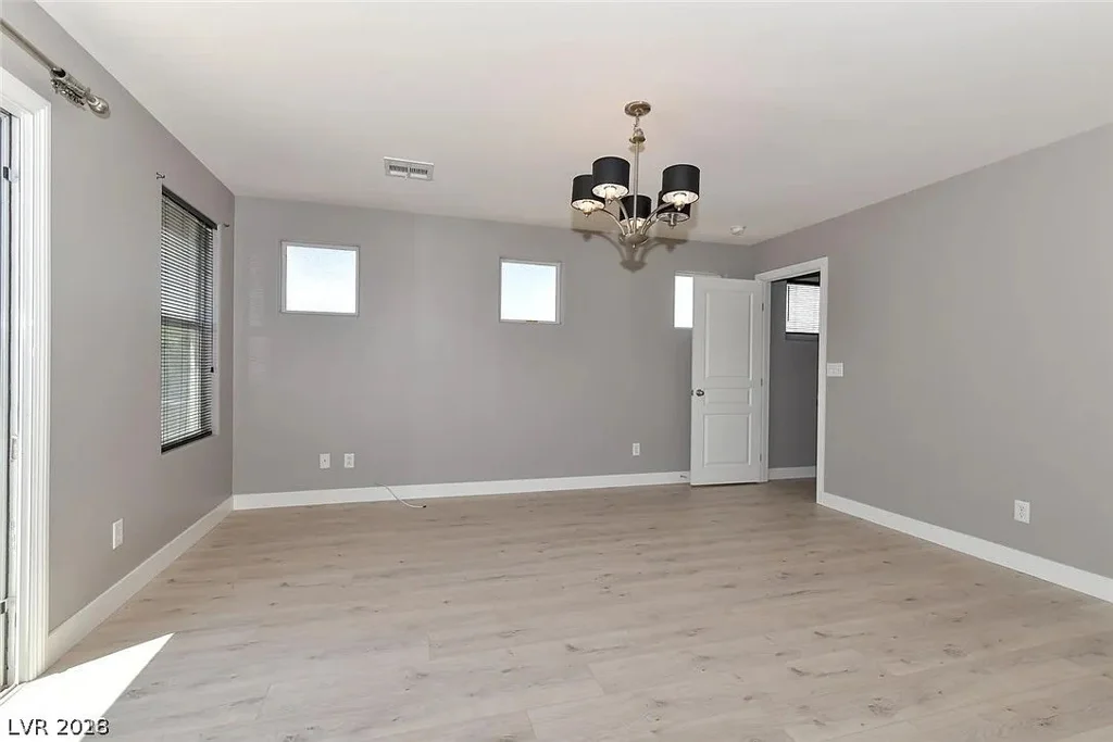7489 Benlomond, Las Vegas, NV 89179