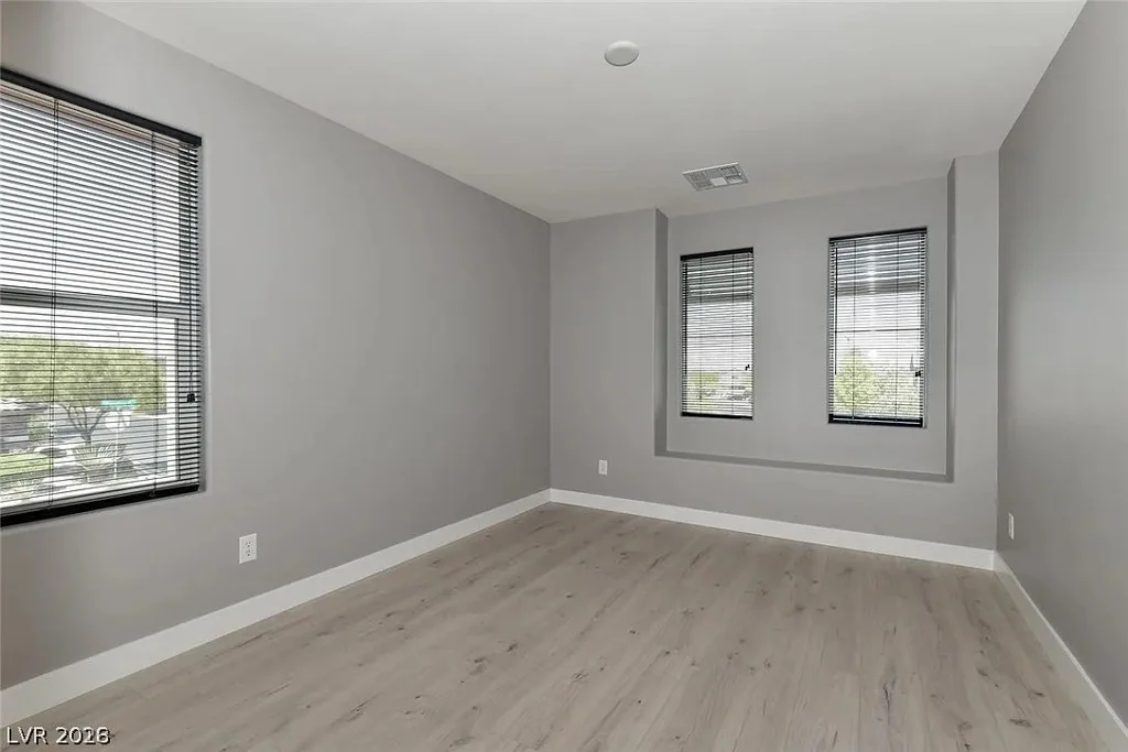 7489 Benlomond, Las Vegas, NV 89179