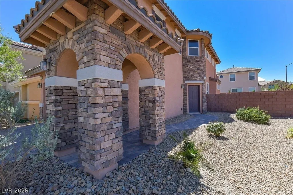 7489 Benlomond, Las Vegas, NV 89179