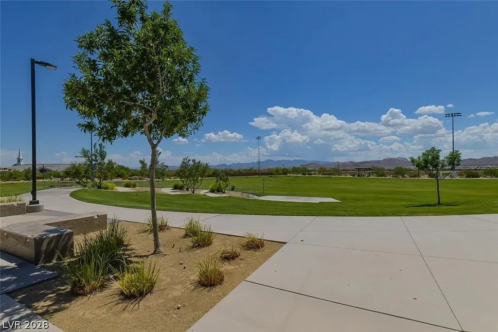 7489 Benlomond, Las Vegas, NV 89179