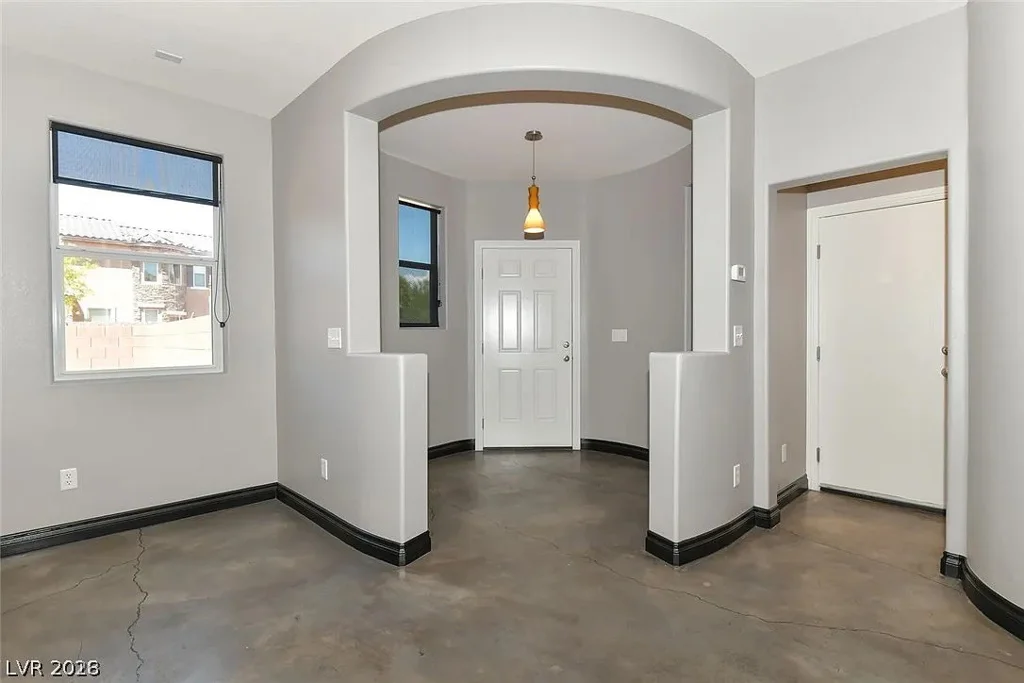 7489 Benlomond, Las Vegas, NV 89179