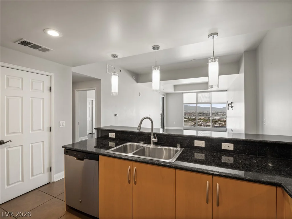 150 Las Vegas, Las Vegas, NV 89101