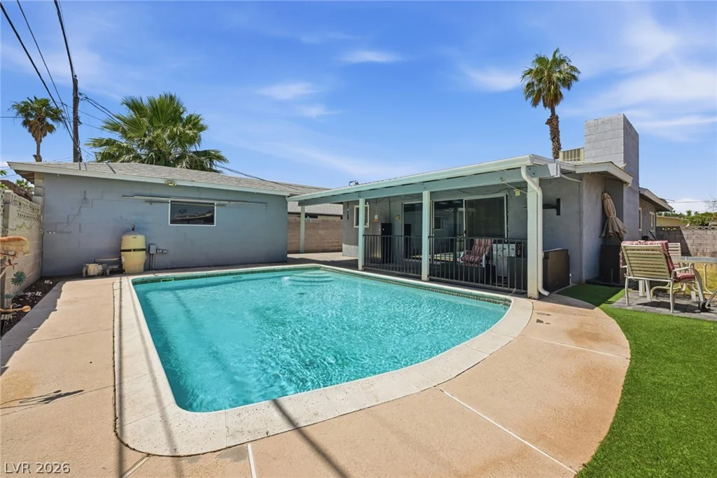 327 Arnold, Las Vegas, NV 89106