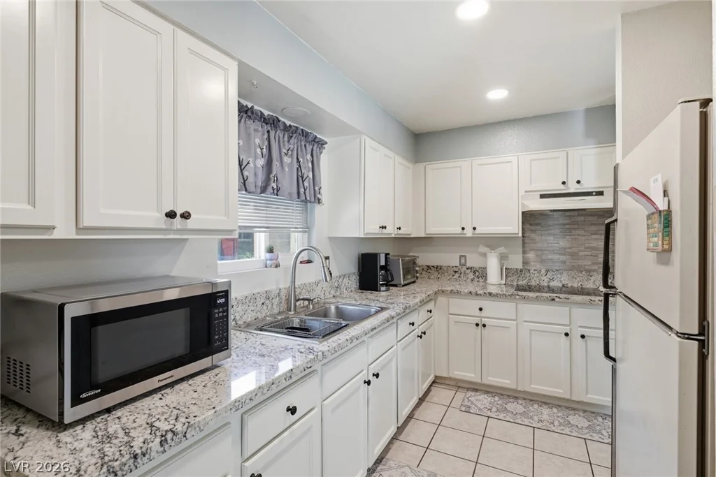 327 Arnold, Las Vegas, NV 89106