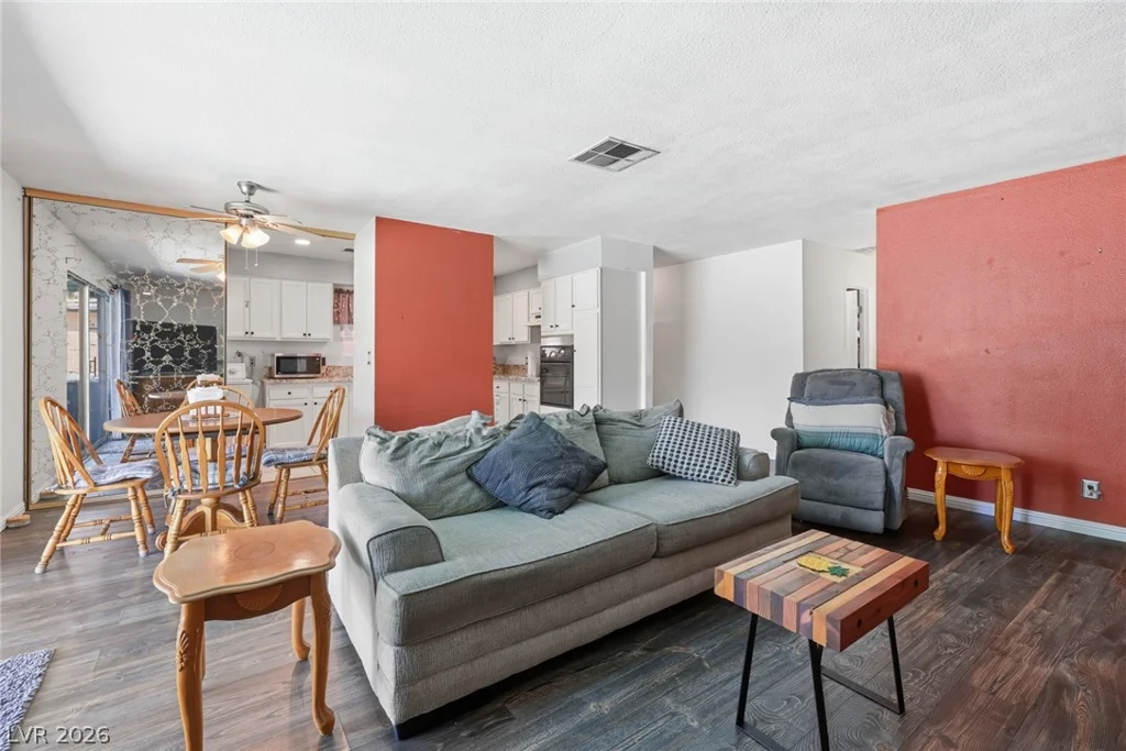 327 Arnold, Las Vegas, NV 89106