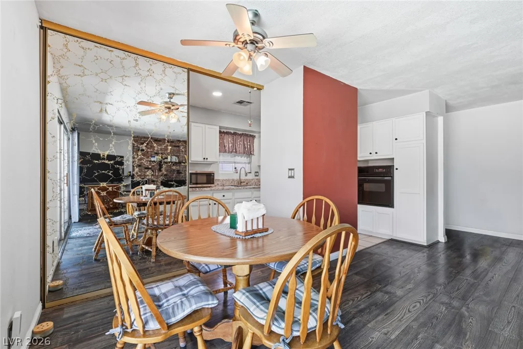 327 Arnold, Las Vegas, NV 89106