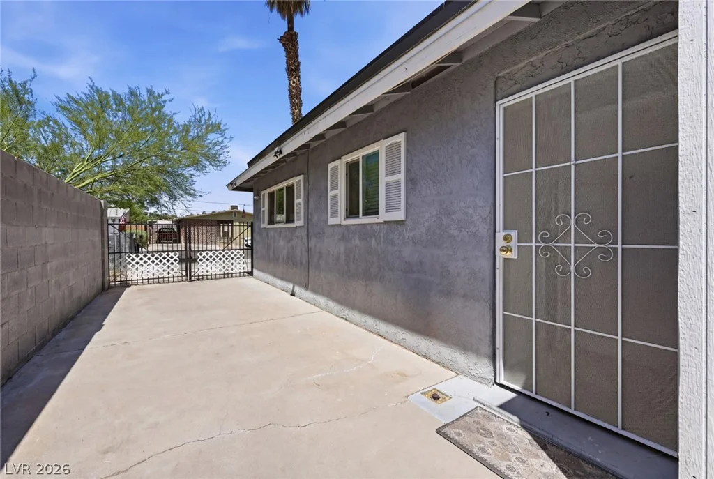 327 Arnold, Las Vegas, NV 89106