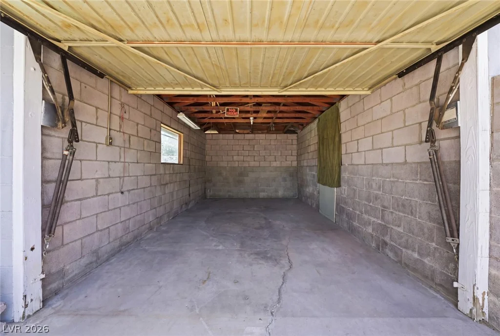 327 Arnold, Las Vegas, NV 89106