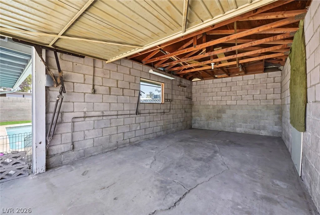327 Arnold, Las Vegas, NV 89106