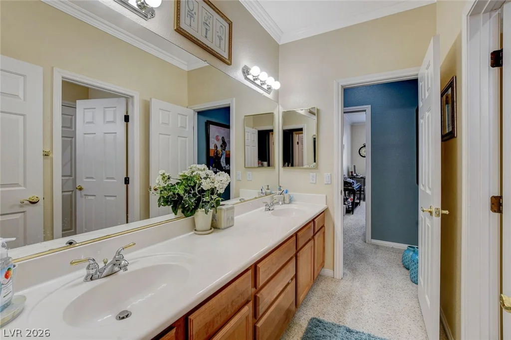 6986 Oakleigh, Las Vegas, NV 89110