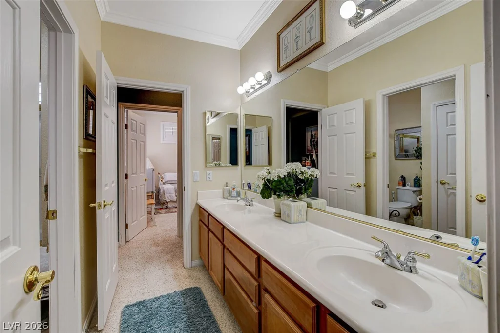 6986 Oakleigh, Las Vegas, NV 89110