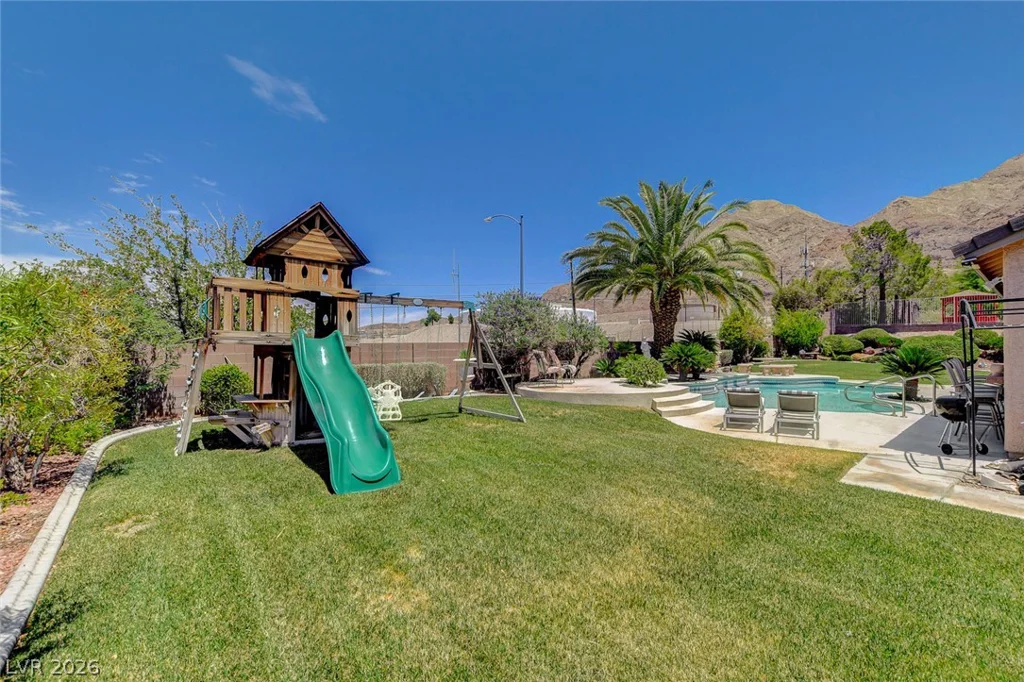6986 Oakleigh, Las Vegas, NV 89110