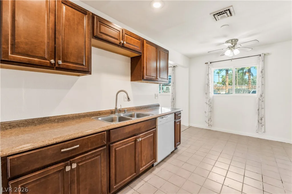 203 Earl, Las Vegas, NV 89101