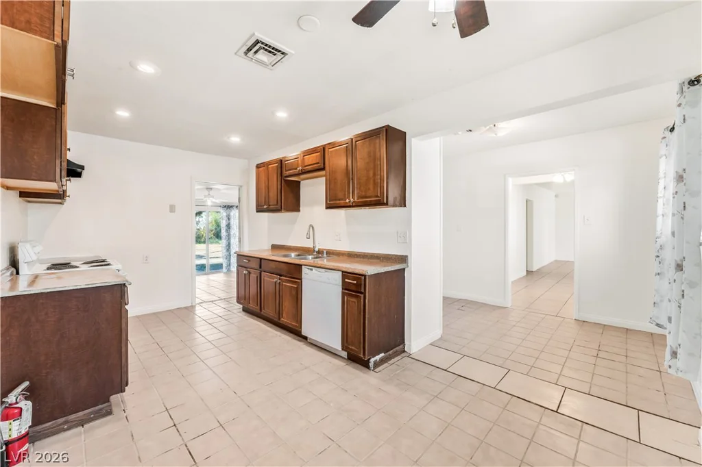 203 Earl, Las Vegas, NV 89101