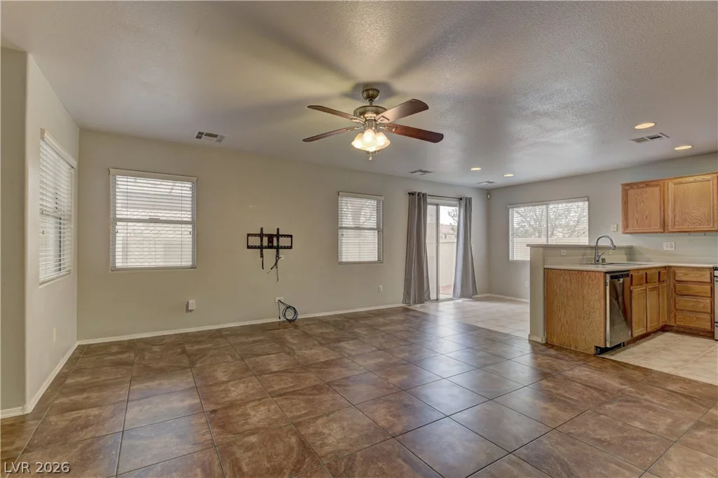 1052 Coronado Peak, Las Vegas, NV 89183