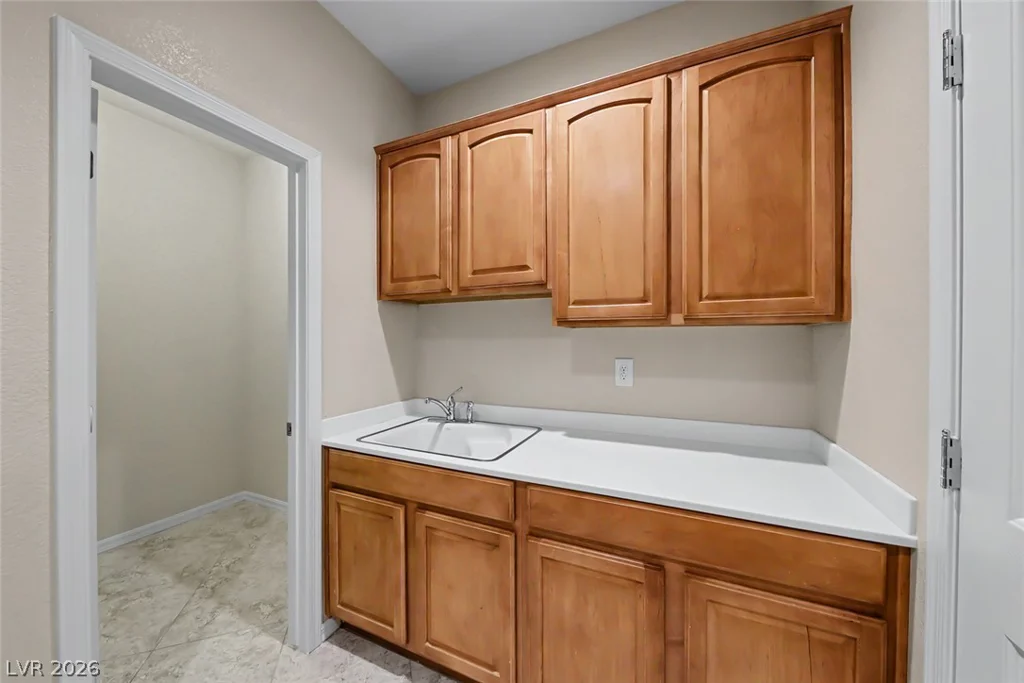 2252 Island City, Henderson, NV 89044