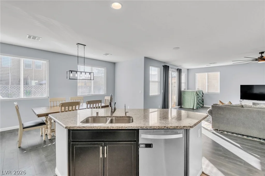 6883 Merril Summit, Las Vegas, NV 89142
