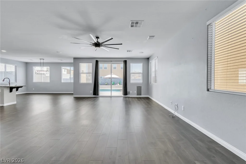 6883 Merril Summit, Las Vegas, NV 89142