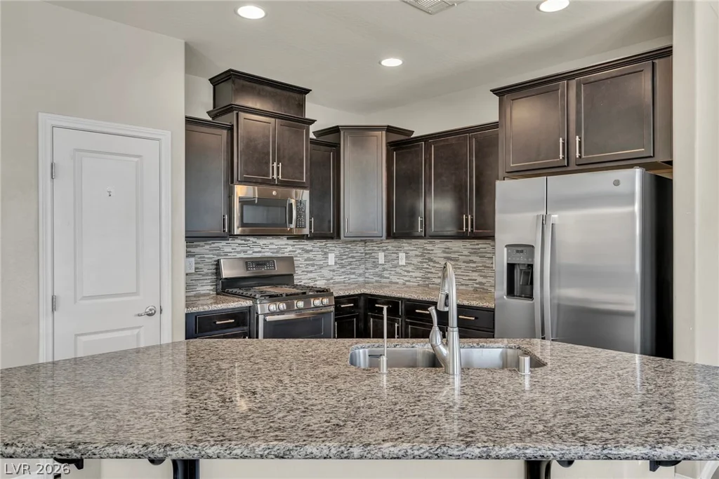 6883 Merril Summit, Las Vegas, NV 89142