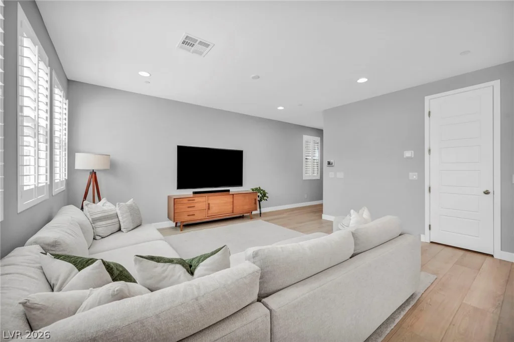 8910 Felker, Las Vegas, NV 89166